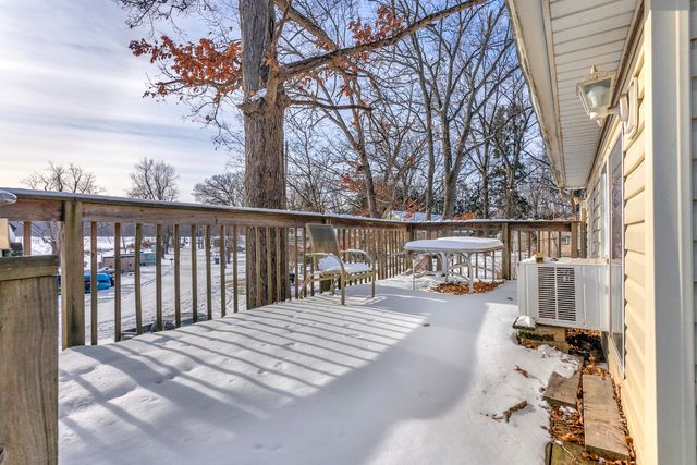 576 Lake Eliza Gateway, Hebron, IN 46341