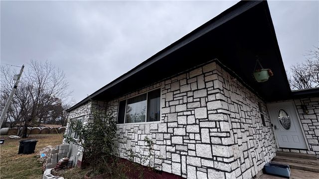 16478 Hale Mountain Road, Morrow, AR 72749