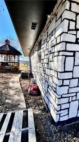 16478 Hale Mountain Road, Morrow, AR 72749