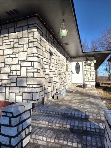 16478 Hale Mountain Road, Morrow, AR 72749