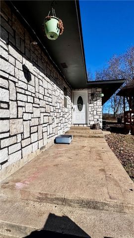 16478 Hale Mountain Road, Morrow, AR 72749