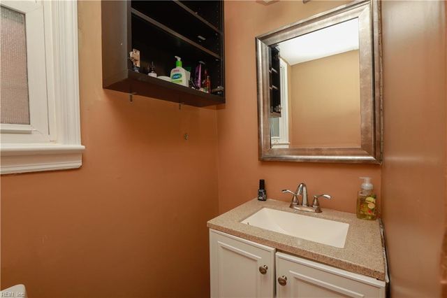 117 Barksdale RD, Hampton, VA 23669