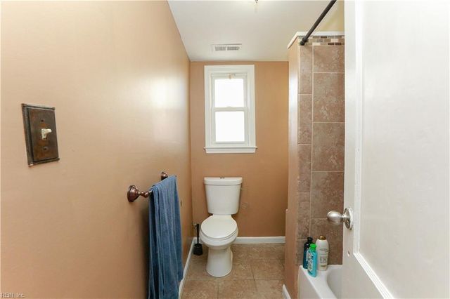 117 Barksdale RD, Hampton, VA 23669