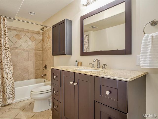 209 Heritage Street, Columbia, IL 62236