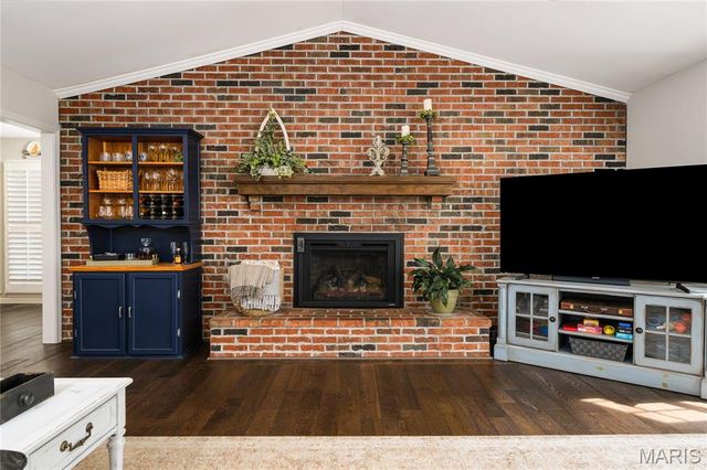 5018 Ringer Road, St Louis, MO 63129