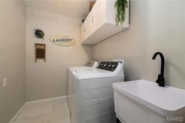 5018 Ringer Road, St Louis, MO 63129