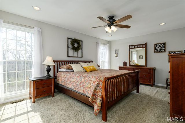 5018 Ringer Road, St Louis, MO 63129