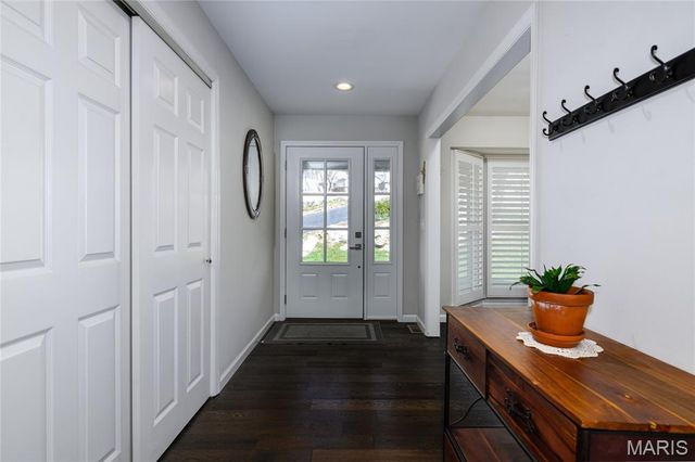 5018 Ringer Road, St Louis, MO 63129