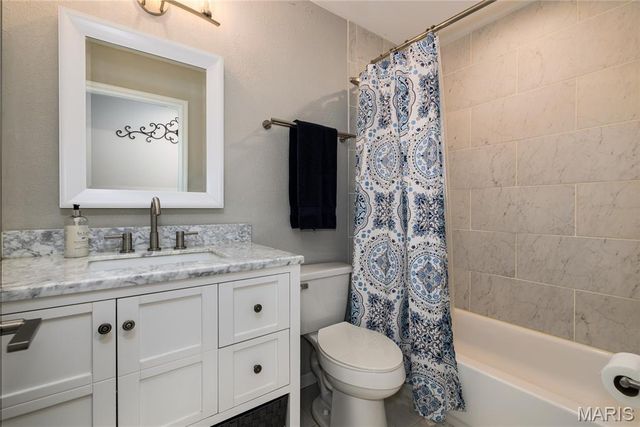 5018 Ringer Road, St Louis, MO 63129