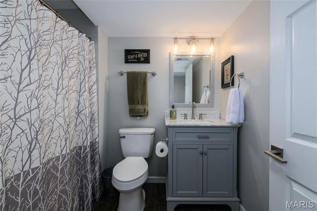 5018 Ringer Road, St Louis, MO 63129