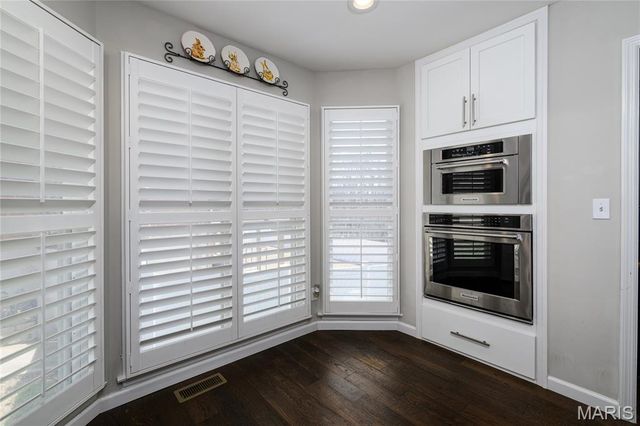 5018 Ringer Road, St Louis, MO 63129