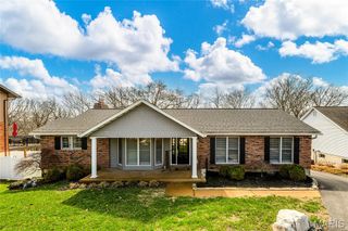5018 Ringer Road, St Louis, MO 63129