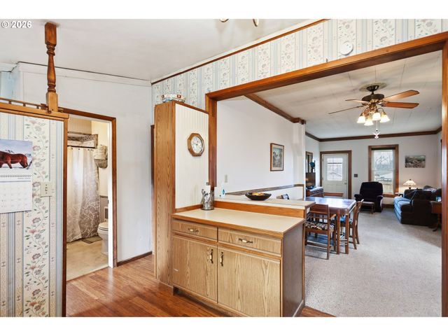 320 DESCHUTES St, Wasco, OR 97065