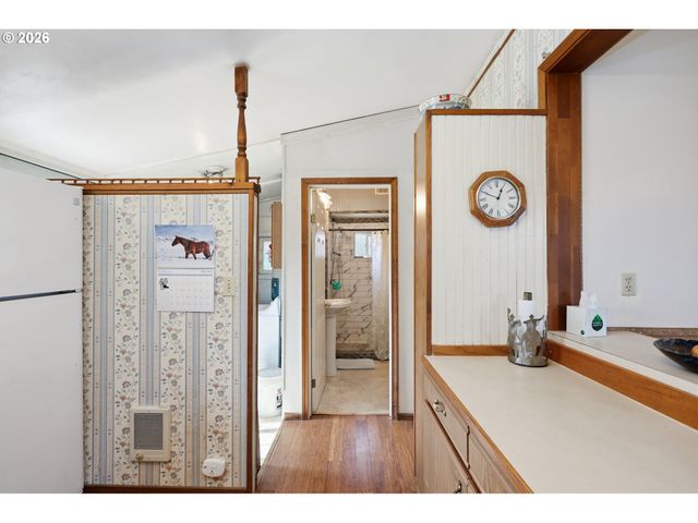 320 DESCHUTES St, Wasco, OR 97065