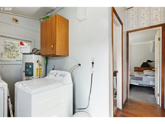 320 DESCHUTES St, Wasco, OR 97065