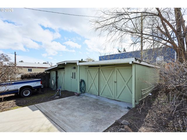 320 DESCHUTES St, Wasco, OR 97065
