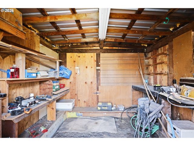 320 DESCHUTES St, Wasco, OR 97065