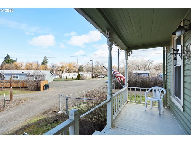 320 DESCHUTES St, Wasco, OR 97065