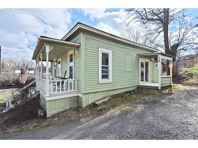 320 DESCHUTES St, Wasco, OR 97065