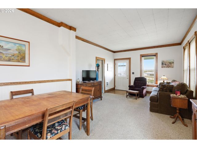 320 DESCHUTES St, Wasco, OR 97065