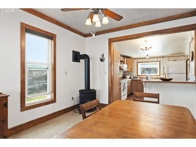 320 DESCHUTES St, Wasco, OR 97065