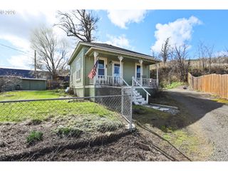 320 DESCHUTES St, Wasco, OR 97065
