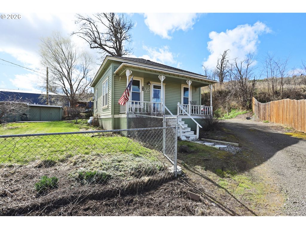 320 DESCHUTES St, Wasco, OR 97065