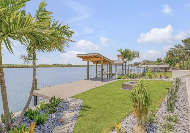 1194 N Peninsula Ave, New Smyrna Beach, FL 32169
