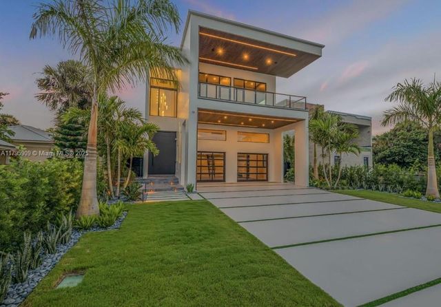 1194 N Peninsula Ave, New Smyrna Beach, FL 32169