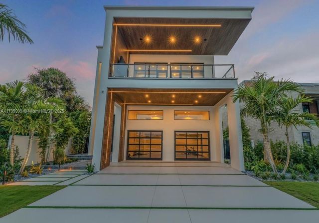 1194 N Peninsula Ave, New Smyrna Beach, FL 32169