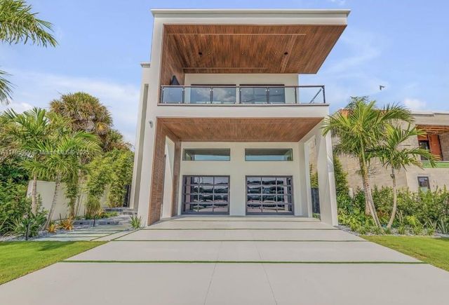 1194 N Peninsula Ave, New Smyrna Beach, FL 32169