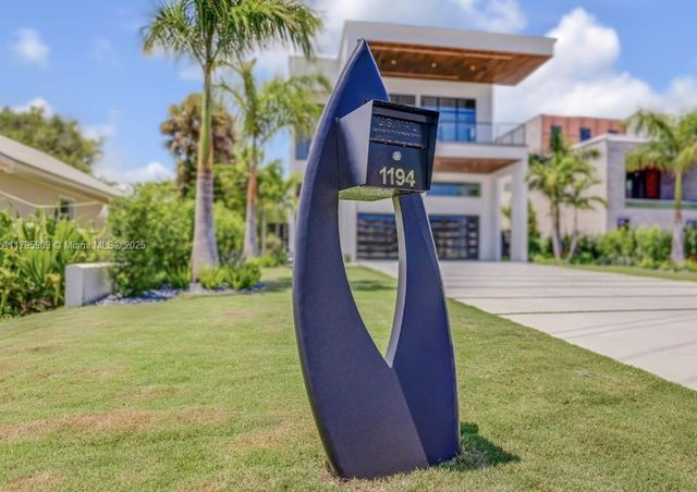 1194 N Peninsula Ave, New Smyrna Beach, FL 32169