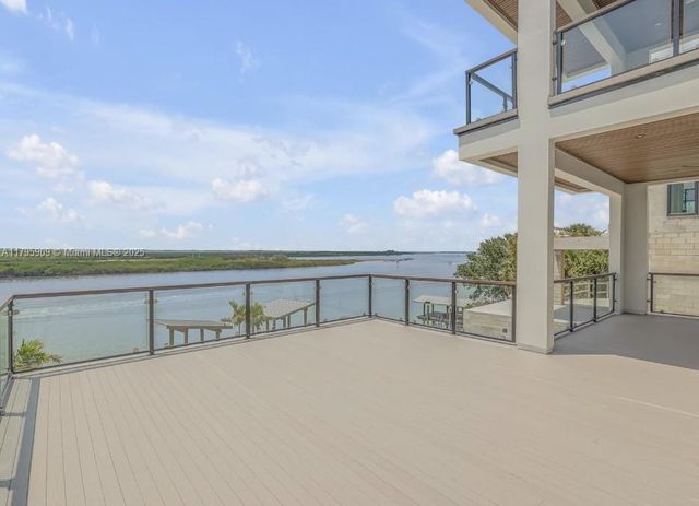 1194 N Peninsula Ave, New Smyrna Beach, FL 32169
