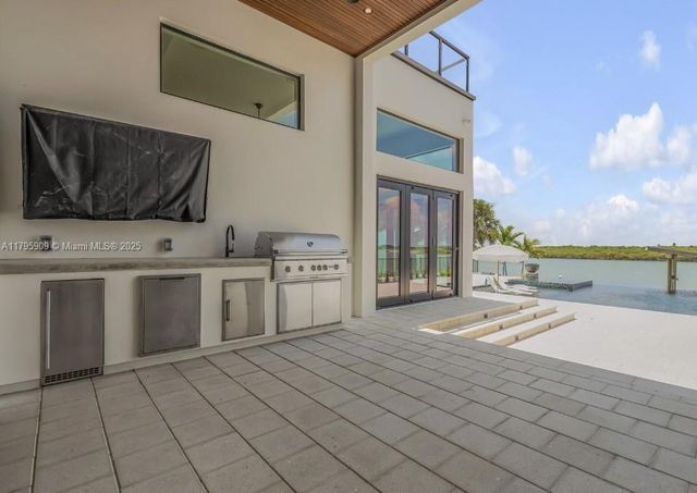 1194 N Peninsula Ave, New Smyrna Beach, FL 32169
