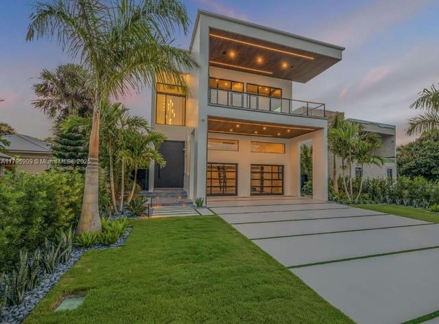 1194 N Peninsula Ave, New Smyrna Beach, FL 32169