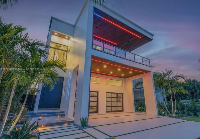 1194 N Peninsula Ave, New Smyrna Beach, FL 32169