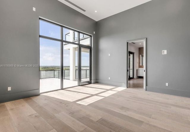 1194 N Peninsula Ave, New Smyrna Beach, FL 32169