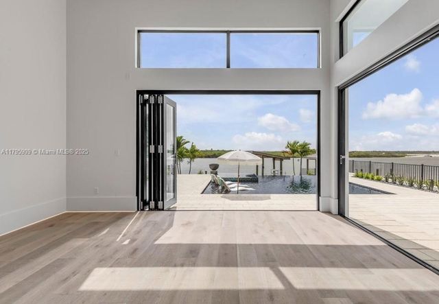 1194 N Peninsula Ave, New Smyrna Beach, FL 32169