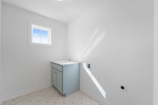 7459 Waters Edge Avenue, Shakopee, MN 55379