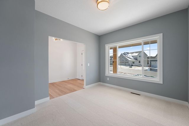 7459 Waters Edge Avenue, Shakopee, MN 55379