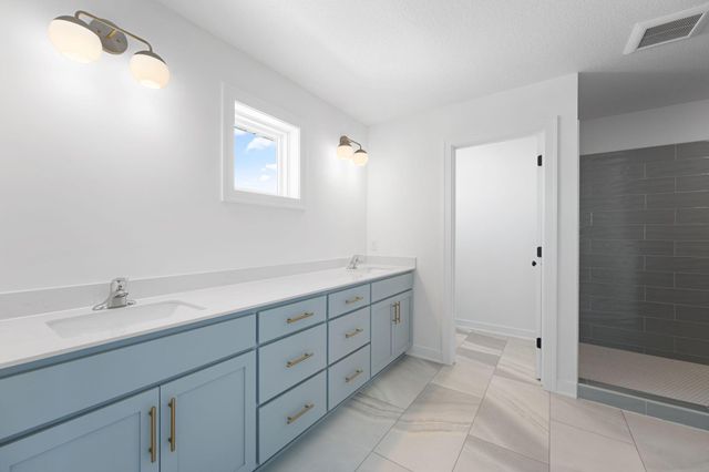 7459 Waters Edge Avenue, Shakopee, MN 55379