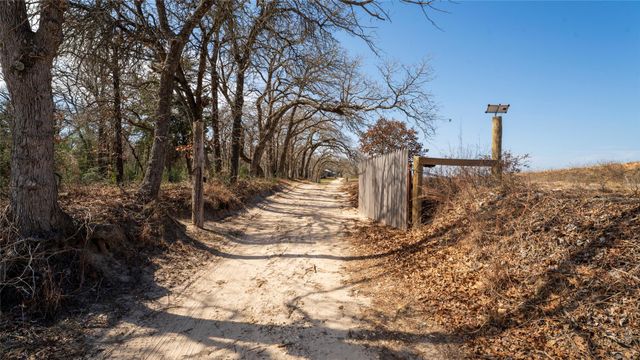 4066 County Road 448, Thorndale, TX 76577