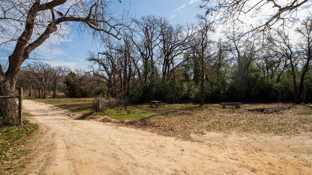 4066 County Road 448, Thorndale, TX 76577