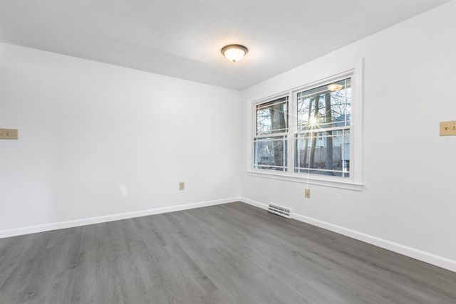 31 Tenby Drive, Nashua, NH 03062