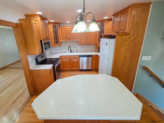 950 APACHE ST, Cheyenne, WY 82009