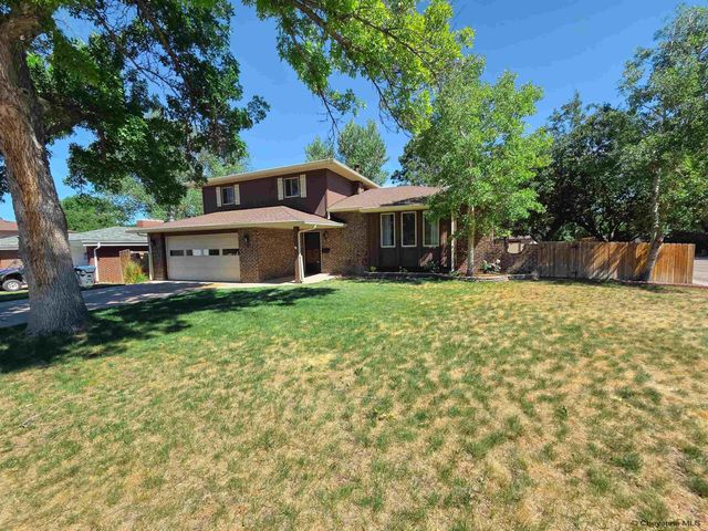 950 APACHE ST, Cheyenne, WY 82009