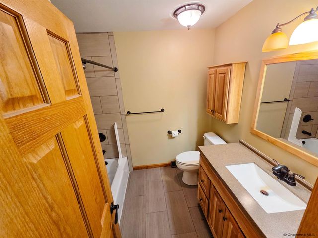 950 APACHE ST, Cheyenne, WY 82009