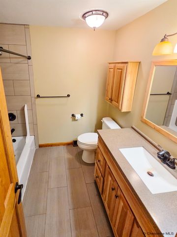 950 APACHE ST, Cheyenne, WY 82009