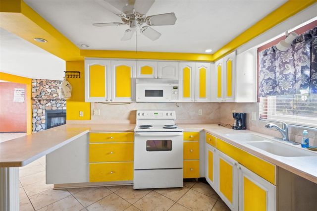 11200 TAMARIX AVENUE, Port Richey, FL 34668