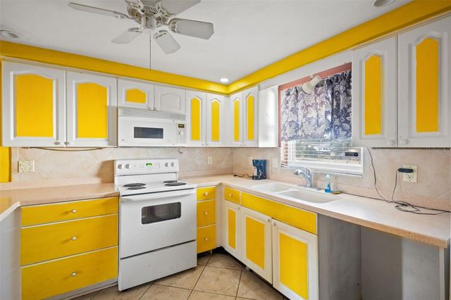 11200 TAMARIX AVENUE, Port Richey, FL 34668